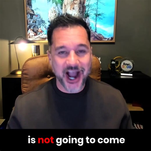 Wonder why 20 years of experience as a Director, VP, or Executive still gets you passed over for promotions & $200K roles? 👉 Gatekeepers outdated resume filters create poor visibility. Poor visibility means decision-makers never even see you as an option. 👀 Now here’s what this means for you: There are 5 proven resume secrets tested across thousands of executives, VPs, and Directors that get your experience past the gatekeepers and onto the desks of real decision-makers. The more visibility, t