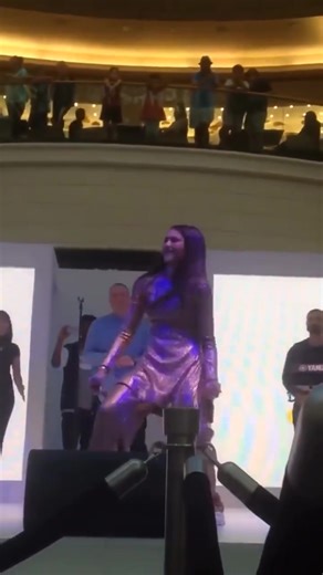 45K views · 1.5K reactions | She’s modeling because she’s gorgeous. Cause look at here! #zendaya  | Movie and a Meal | Facebook