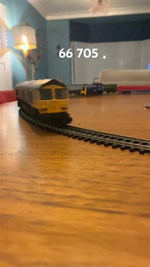 Starting work on my oo gauge layout (66 705)