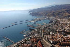 Puerto de Almería se posiciona entre enclaves que más crecen en España
