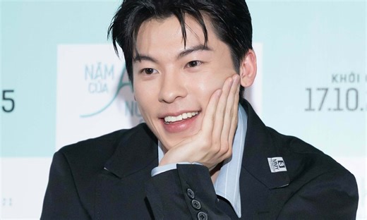 Fan 'mê mệt' với vẻ điển trai, thân thiện của Hứa Quang Hán