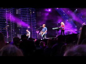 Josh Turner - I Wouldn't Be A Man (Live CMA Fest)