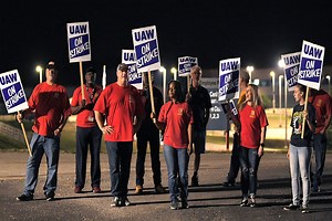 जनरल मोटर्स के 46,000 वर्कर्स ने बंद किया काम, 12 साल में ऑटो सेक्टर की सबसे बड़ी हड़ताल