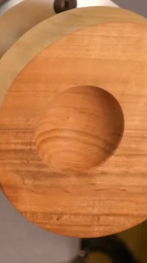 The Axminster Woodturning Eccentric Chuck opens the doors to even more creative projects - from spirals to eccentric pieces. Engineered for precision, built for makers and ready to push the boundaries of what your lathe can do! ✨ #axminster #axminstertools #axminstertoolsandmachinery #tools #powertools #woodworkingtools #woodwoodworker #woodworking #woodworkingtips #woodworkingtricks #woodworkingproject #woodworkingcommunity | Axminster Tools