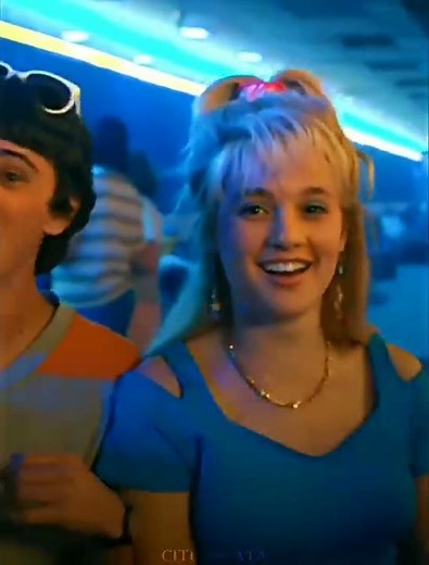 Eleven hitting Angela with roller skates // Stranger Things 4