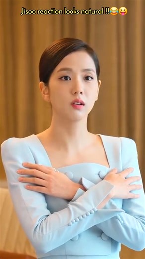 Jisoo surprised when she saw his body 😝😂 #jisoo ‪@sooyaaa__‬ ‪@official_BLISSOO‬ #kimjisoo