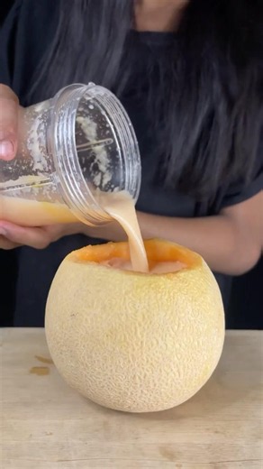 Healthy Muskmelon Milkshake 🍈🥛 | Summer Energy Drink | Quick & Refreshing #shorts