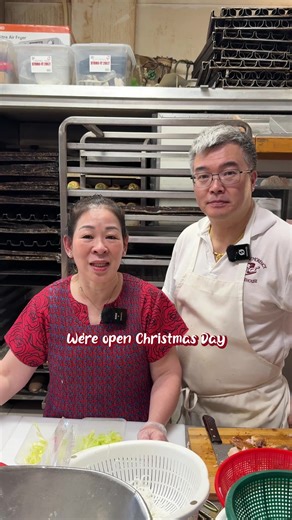 we're open Christmas day! 🥧✨🎄 you can pre-order your holiday goodies by texting or calling us at 0433 788 148 🎁 we'll also be open 7-days a week until the 25th of December! hope to see you at Montmorency Bakehouse soon! 👋 🎥: @yourmarketingbestie.io #montmorencybakehouse #bakery #christmas #melbourne #smallbusiness