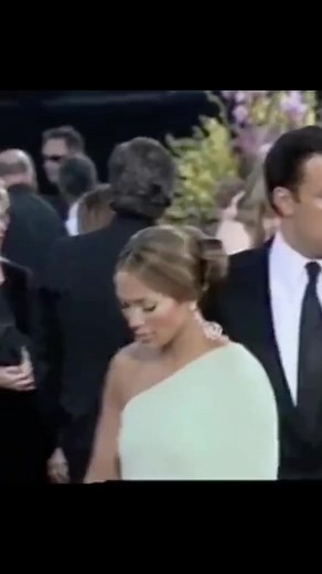 Bennifer in 2003 and 2021 #bennifer | Jennifer Lopez Love