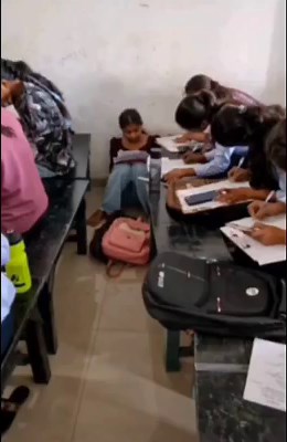 🚨 A shocking incident was reported in Chandrapur, where B.A. Civil Services students were caught cheating in an exam using mobile phones in exchange for ₹300. (NDTV)