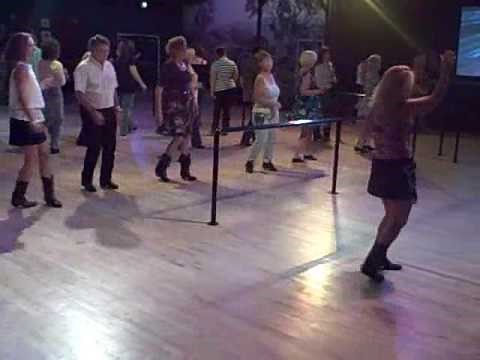 FOLLOW ME (Line Dance)