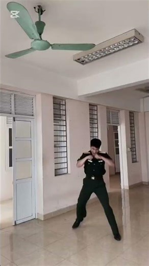 Commando jumping 🥊