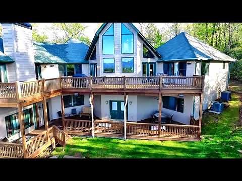 Sterling Lodge - 6 Br Luxury Retreat with Deep Mountain Views in Helen GA