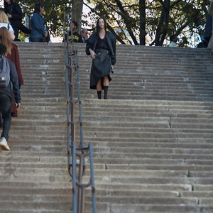 Effortlessly chic. In-between looks on off-duty (but also kind of on-duty) models. | H&M