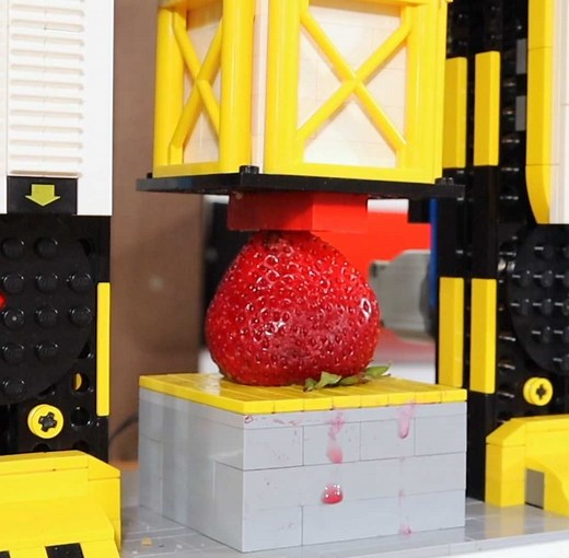 207K views · 746 reactions | Can this LEGO machine crush an egg? Created by Brick Science https://bit.ly/3dBZnaY | Beyond the Brick | Facebook