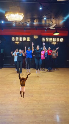 When your Bollywood class turns into a Full-On Viral Dance Party at Stepz Studio 💃✨ If Dance Class doesn’t look like this… Don’t Talk to Us 😂💃 #stepzstudio #bollywood #azizadegwekar | Stepz Studio