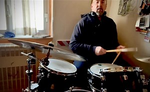 38K views · 918 reactions | Playing “AV Drums” con iPhone in diretta:) #AndreaBraido #jazz #Funk #reelsvideoシ #drumming #drums | Andrea Braido | Facebook