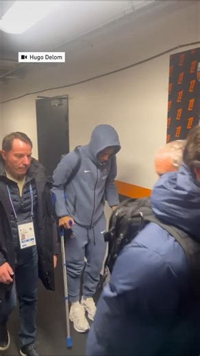 954K views · 7.6K reactions | Désiré Doué est sorti sur blessure à la 61e minute de jeu lors du déplacement du PSG sur la pelouse de Lorient, mercredi, en Ligue 1. Le Français a ensuite été aperçu en béquilles dans les couloirs du Moustoir. Images : Hugo Delom / L'Equipe | L'EQUIPE | Facebook