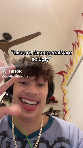 Exploring Face Reveals on Discord