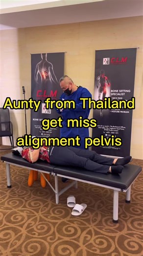 Master help this auntie miss alig-ment pelvis from Thailand #viral #bonesetting #bonesettingspecialist #master #fyp #thailand