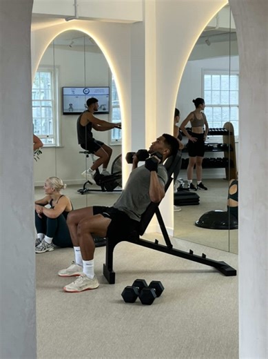 5 reminders that rest IS productive… 1. Repair & Rebuild Rest days allow your muscles to repair and rebuild so you enter your next workout feeling stronger, not fatigued. 2. Prevents Injury & Overtraining Sufficient rest gives your joints, tendons and muscles time to recover, keeping you consistent long-term rather than reaching burnout. 3. Improved Performance Rest restores energy stores and allows your nervous system to recover, meaning better strength, endurance, coordination and focus for yo