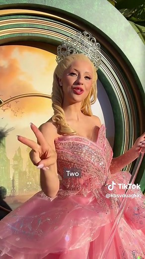 The Cutest Glinda Moments from Wicked