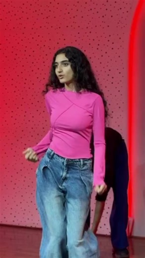 Angrezi Main Saiyan: Crazy Dance Moves That Captivate