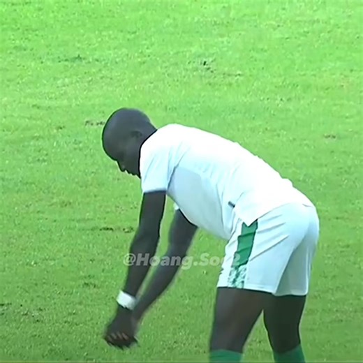 2.5M views · 54K reactions | Funny Moments in Football | 24h Bóng Đá | Facebook