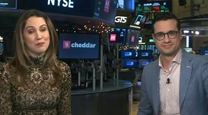 Electric vehicles may be the future, but what should you consider before making the switch? Presented by Chase. | cheddar news