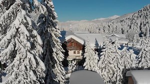 2.9K views · 61 reactions | Abbiamo disponibilitá per gli alloggi dal 03.03. al 09.03.2019. Wir haben Unterkünfte für den Zeitraum vom 03.03 bis zum 09.03.2019 verfügbar. We have availability for accommodations from 03.03. to 09.03.2019. info & Prenotazioni: 0039 0474 710444 info@patzenfeld.com | Caravan Park Sexten | Facebook