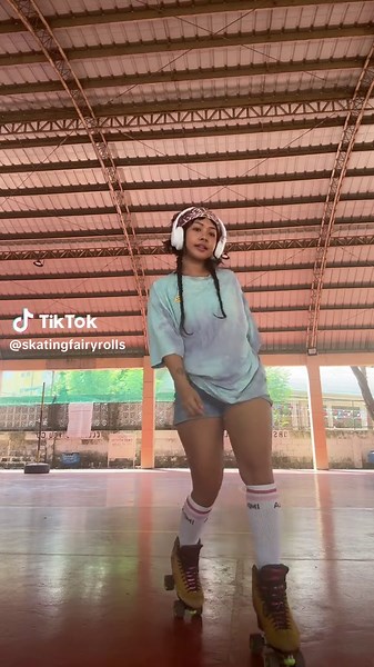 Skate Flow: Enjoying Roller Skating Moves and Tips