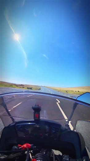 Wales never fails 🏴󠁧󠁢󠁷󠁬󠁳󠁿🤘🏍💨 #motorbike #metal #insta360x3 #insta360 #wales #fyp #ride #cruise #bikesnburgers #kawasaki #scenic #blackmountain #edit #wildeyes #parkwaydrive #spedup