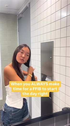 Always read the label and follow the directions for use. No matter how late you are - you don't miss your daily sip of Frequent Flyer Immunity Boost. 🏃‍♀️ #FrequentFlyerImmunityBoost #ImmunitySupport #MorningRoutine