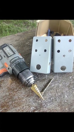 Guitar effects build. Bass Distortion Pedal From Scratch.