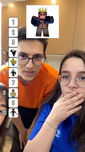 Roby Jenny e Lore VALUTANO gli avatar Di ROBLOX