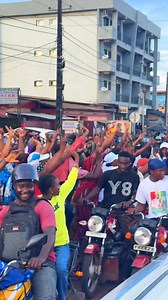 Un immense merci à cette communauté infatigable pour l’accueil exceptionnel après le sold out au Palais de la Culture d’Abidjan. Merci également à tous ceux qui n’ont pas pu être présents, votre soutien à distance nous a portés tout au long de cette aventure. 🛑 Une mention toute particulière à mon grand frère, M. Diané 2AD&S Prestations pour avoir mis à la disposition des fans un camion brandé et offert plus de 500 tee‑shirts. 🛑 Merci aussi à #M_Alkaly_Diawara pour sa contribution financière, 