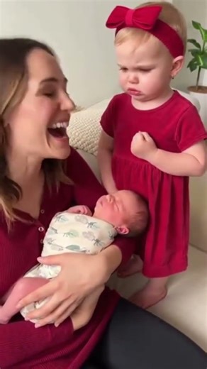 A genuine and humorous 9:16 vertical ❣️video filmed in no I love baby ♥️