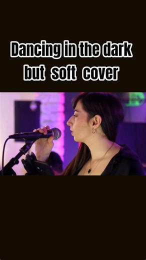 Singing our version of Dancing in the dark #brucespringsteen #rockcover #acousticrock #livemusic