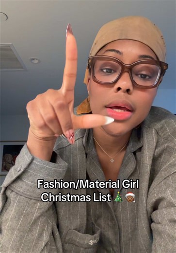 Crafting Your Ultimate Christmas List for Fashion Lovers