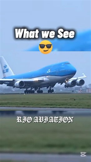 what we See Vs what pilots see 😳 #aviation #747 #airbus #boeing landing #shorts