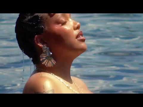 Saskia - Drops on a stone (Official Music Video)