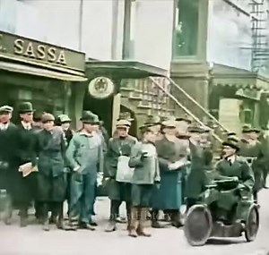 The 1934 Rytecraft Scootacar was one of the earliest microcars, a tiny $350 petrol vehicle that reached 15 mph (25 km/h)