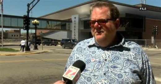 Arrested Black Hawk supervisor Schwartz continues duties amid charges