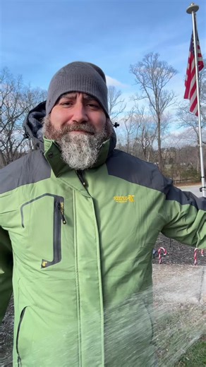 Stay warm, dry, and ready to ride with this Winter Snow Ski Coat. This insulated, waterproof, windproof ski jacket is built for skiing, snowboarding, and any cold-weather adventure. Features a thermal fleece lining, adjustable cuffs, secure zip pockets, and a snowproof shell that keeps the elements out. Perfect for ski trips, mountain days, or everyday winter wear. Grab yours on TikTok Shop. #wintercoat #snowcoat #skicoat #waterproof #ysento