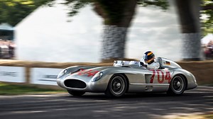 Legendary Mercedes 300 SLR insane acceleration on track day