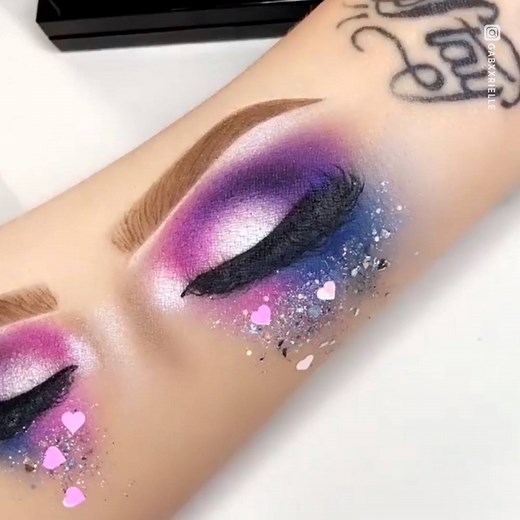 This woman draws the most INSANE eye makeup looks on her ARM!! 😧Those details are so realistic: http://csmo.us/vjcEoJL | Cosmopolitan