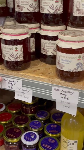 Poďme si spolocne ukázať čo vsetko a za aké ceny nájdete v našej predajni kde lokalna 🇸🇰 Slovenska kvalita je PRIORITOU. 🇸🇰🇸🇰🇸🇰 Tržnicaaa Prievidza Partizánske Sladučké ovocie @top fanúšikovia Bojnice ( 🏰 miesto kde sa môžete tešiť na novú prevadzku ) | Sladučké ovocie