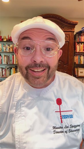 Detroit-style pizza is taking the spotlight in our next online class with Chef Leo Spizzirri. Learn how to make the caramelized cheese crust, pillowy dough, and crave-worthy corners that make this style legendary. 📅 Date: September 30, 2025 at 6:30 pm - 8:00 pm 💻 Online & interactive 🍕 Instructor: Leo Spizzirri Seats are limited—secure your spot today and bring a slice of Detroit to your kitchen! 👉 https://www.pizzauniversity.org/events/online-motor-city-madness-the-art-of-detroit-style-pizz
