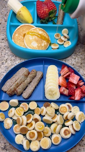 Breakfast for my littles❤️ Phoenix wanted to help me voice over the video 😆 #ToddlerMeals #ToddlerLife #ToddlerFood #MomOfAToddler #MealIdeas #FoodForKids #LetsEat #Breakfast #EasyMealIdeas #KidApprovedFood #BreakfastForKids #MealMakingMadre #MomLife #Sahm | Livingdeadmadre