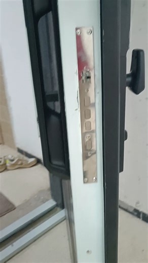 5.9K views · 73 reactions | ✨ Nouvelle installation réussie sur une porte turque ! Une serrure intelligente qui allie sécurité, élégance et simplicité d’utilisation pour un confort au quotidien.  Contact : 0560 200 280 #SerrureTurque #SmartLock #SécuritéIntelligente #MaisonConnectée #darnasmartlock | Darna Smart Lock | Facebook